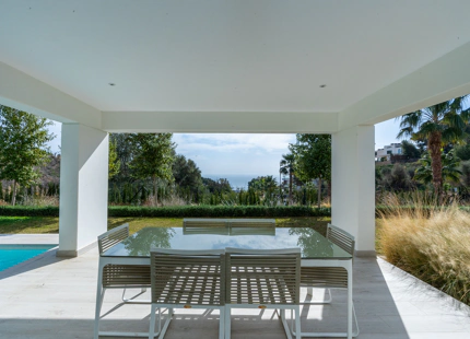 VILLA LUMINOSA Y CONTEMPORÁNEA EN VENTA EN BENALMÁDENA