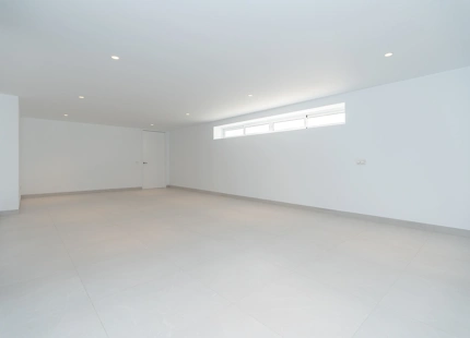 VILLA LUMINOSA Y CONTEMPORÁNEA EN VENTA EN BENALMÁDENA
