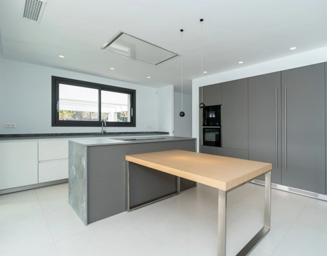 Villa for sale in Benalmadena