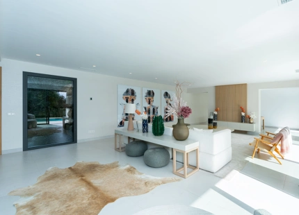 VILLA LUMINOSA Y CONTEMPORÁNEA EN VENTA EN BENALMÁDENA