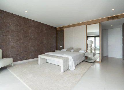 VILLA LUMINOSA Y CONTEMPORÁNEA EN VENTA EN BENALMÁDENA
