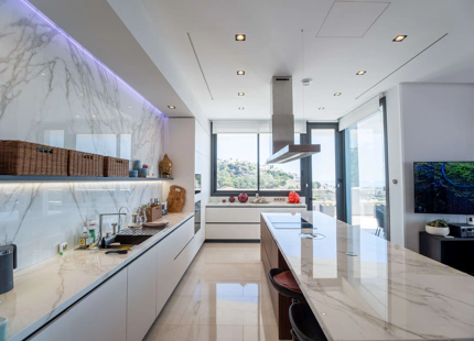 ONE-OF-A-KIND VILLA FOR SALE ON THE HILLS OF ALCUZCUZ, BENAHAVIS