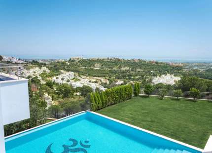 ONE-OF-A-KIND VILLA FOR SALE ON THE HILLS OF ALCUZCUZ, BENAHAVIS
