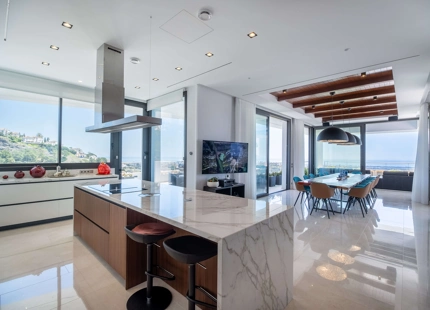 ONE-OF-A-KIND VILLA FOR SALE ON THE HILLS OF ALCUZCUZ, BENAHAVIS