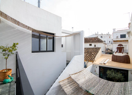 CASA UNIFAMILIAR ÚNICA EN VENTA EN EL CENTRO DE ESTEPONA