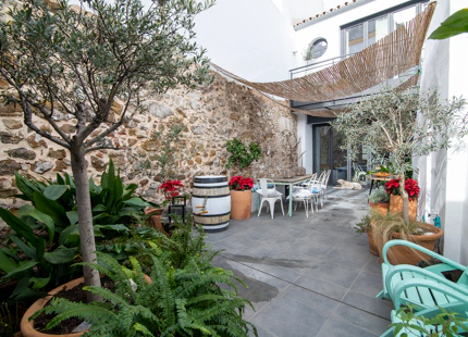 CASA UNIFAMILIAR ÚNICA EN VENTA EN EL CENTRO DE ESTEPONA