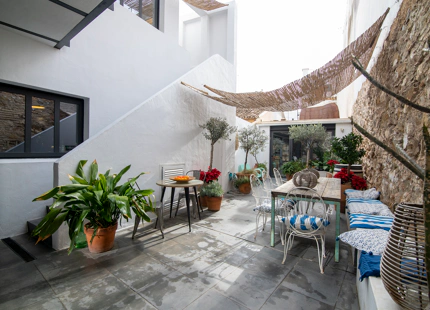 CASA UNIFAMILIAR ÚNICA EN VENTA EN EL CENTRO DE ESTEPONA