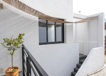 CASA UNIFAMILIAR ÚNICA EN VENTA EN EL CENTRO DE ESTEPONA