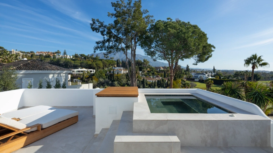 Villa for sale in Nueva Andalucia, Marbella