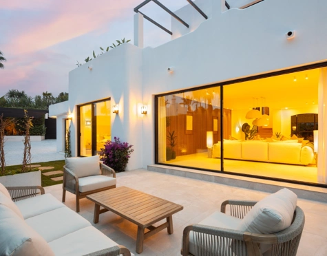 Villa for sale in Nueva Andalucia, Marbella