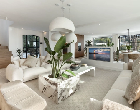 Villa for sale in Nueva Andalucia, Marbella