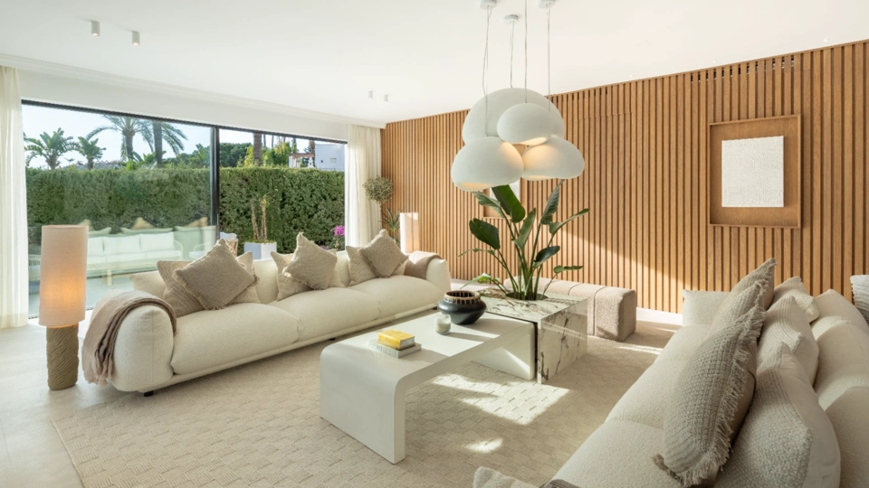 Villa for sale in Nueva Andalucia, Marbella