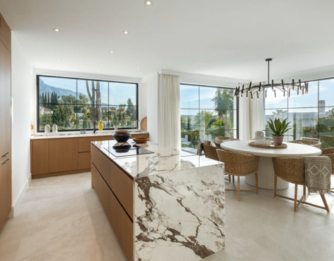 Villa for sale in Nueva Andalucia, Marbella