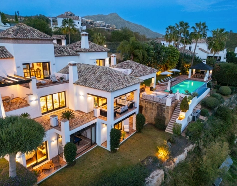 Villa for sale in Lomas de La Quinta, Benahavis