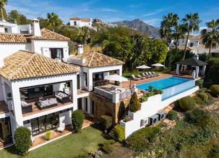 ELEVATED VILLA WITH UNIQUE GOLF VIEWS FOR SALE IN LA QUINTA, BENAHAVIS