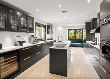 ELEVATED VILLA WITH UNIQUE GOLF VIEWS FOR SALE IN LA QUINTA, BENAHAVIS