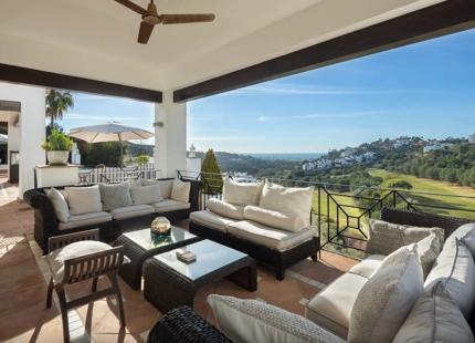 ELEVATED VILLA WITH UNIQUE GOLF VIEWS FOR SALE IN LA QUINTA, BENAHAVIS