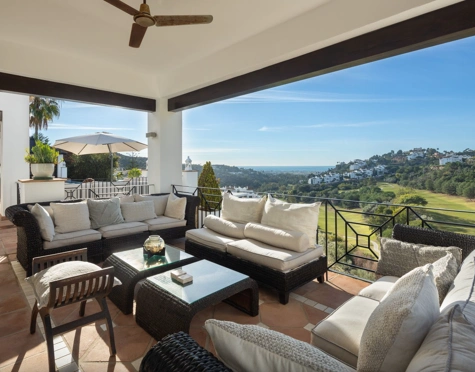 Villa for sale in Lomas de La Quinta, Benahavis