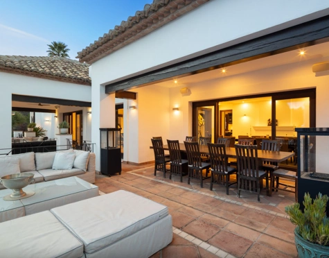 Villa for sale in Lomas de La Quinta, Benahavis