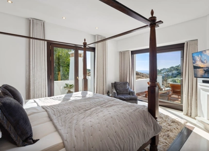ELEVATED VILLA WITH UNIQUE GOLF VIEWS FOR SALE IN LA QUINTA, BENAHAVIS