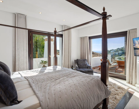 Villa for sale in Lomas de La Quinta, Benahavis