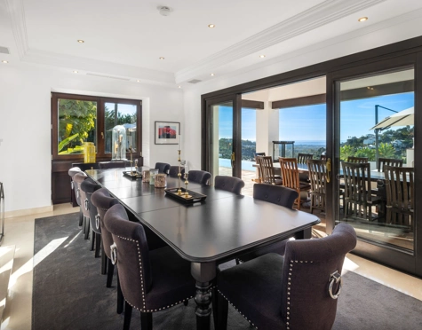 Villa for sale in Lomas de La Quinta, Benahavis