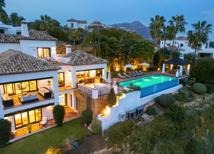 ELEVATED VILLA WITH UNIQUE GOLF VIEWS FOR SALE IN LA QUINTA, BENAHAVIS