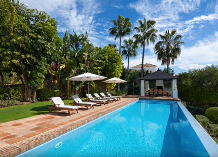 ELEVATED VILLA WITH UNIQUE GOLF VIEWS FOR SALE IN LA QUINTA, BENAHAVIS