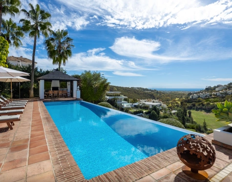 Villa for sale in Lomas de La Quinta, Benahavis