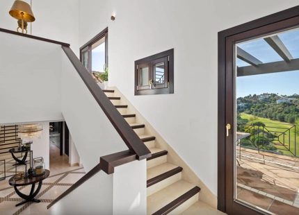 ELEVATED VILLA WITH UNIQUE GOLF VIEWS FOR SALE IN LA QUINTA, BENAHAVIS