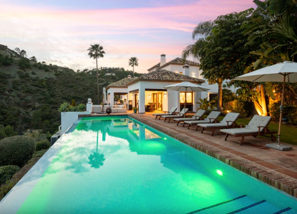 ELEVATED VILLA WITH UNIQUE GOLF VIEWS FOR SALE IN LA QUINTA, BENAHAVIS