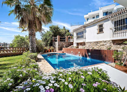 VILLA ANDALUZA EN VENTA EN EL CENTRO DE FUENGIROLA