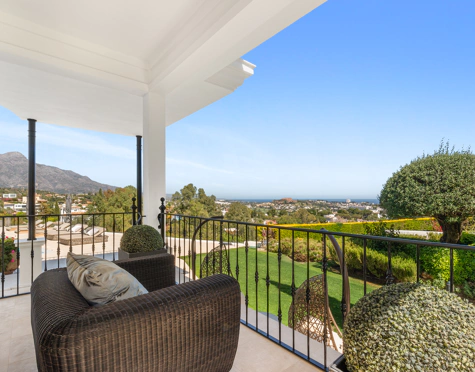 Villa en venta en El Herrojo, Benahavis