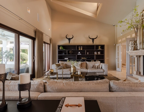 Villa en venta en El Herrojo, Benahavis