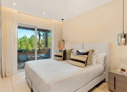 APARTAMENTO FAMILIAR EN PRIMERA LÍNEA DE PLAYA EN VENTA EN ESTEPONA ESTE