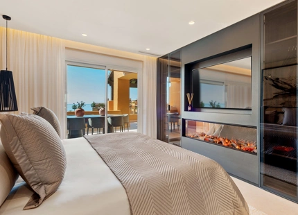 APARTAMENTO FAMILIAR EN PRIMERA LÍNEA DE PLAYA EN VENTA EN ESTEPONA ESTE