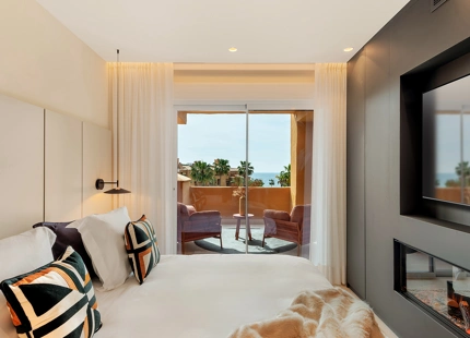 APARTAMENTO EN PRIMERA LÍNEA DE PLAYA EN VENTA EN ESTEPONA ESTE