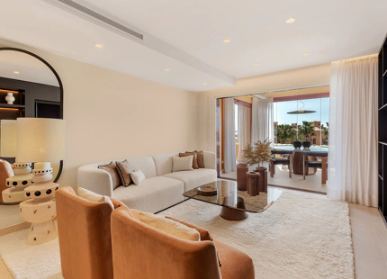 APARTAMENTO EN PRIMERA LÍNEA DE PLAYA EN VENTA EN ESTEPONA ESTE