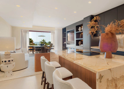 APARTAMENTO EN PRIMERA LÍNEA DE PLAYA EN VENTA EN ESTEPONA ESTE