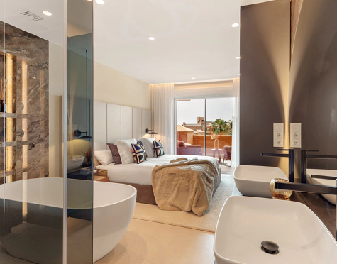 FRONTLINE BEACH APARTMENT FOR SALE IN ESTEPONA EAST