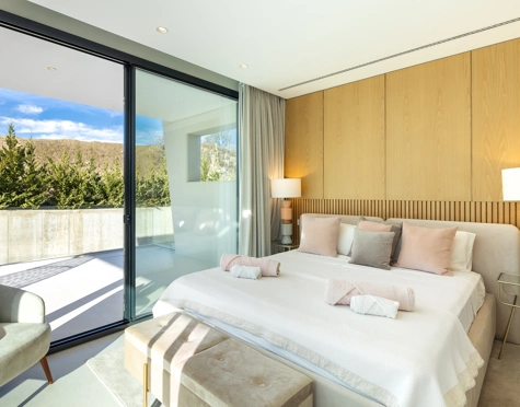 Villa for sale in Nueva Andalucia, Marbella
