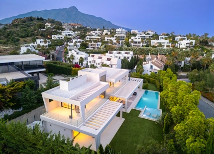 VILLA DE CONTEMPORANEA DE LUJO EN VENTA EN NUEVA ANDALUCIA