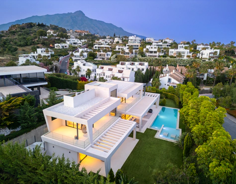 Villa for sale in Nueva Andalucia, Marbella