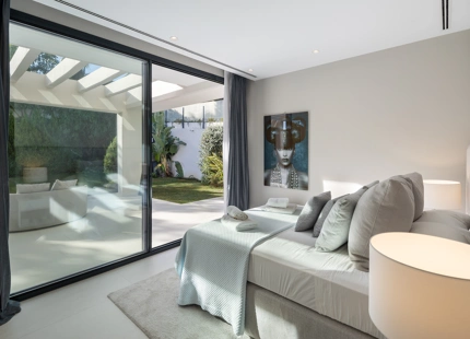 VILLA DE CONTEMPORANEA DE LUJO EN VENTA EN NUEVA ANDALUCIA
