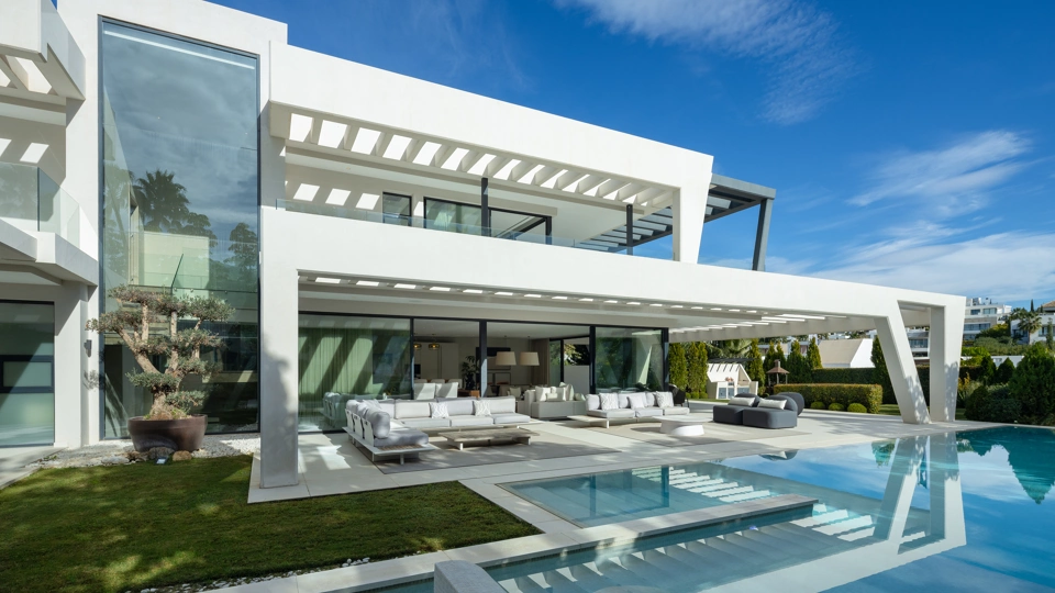 Villa en venta en Nueva Andalucia, Marbella