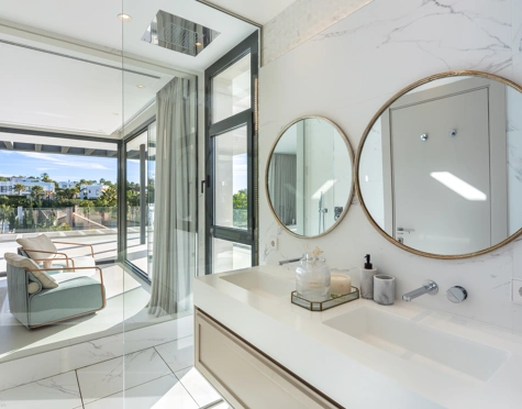 Villa for sale in Nueva Andalucia, Marbella