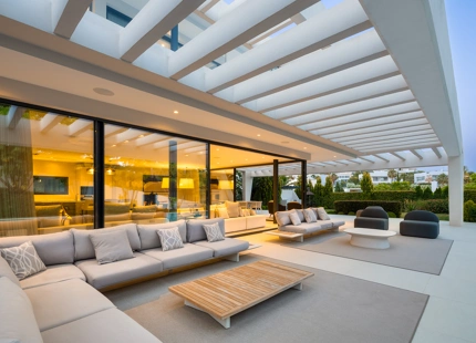 VILLA DE CONTEMPORANEA DE LUJO EN VENTA EN NUEVA ANDALUCIA