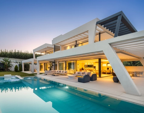 Villa for sale in Nueva Andalucia, Marbella
