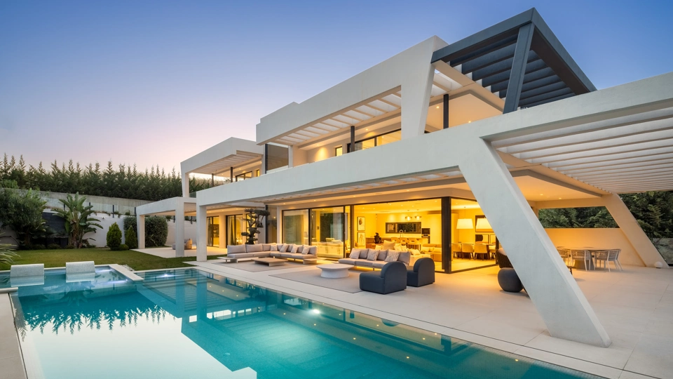 Villa en venta en Nueva Andalucia, Marbella