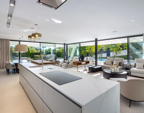 Villa for sale in Nueva Andalucia, Marbella
